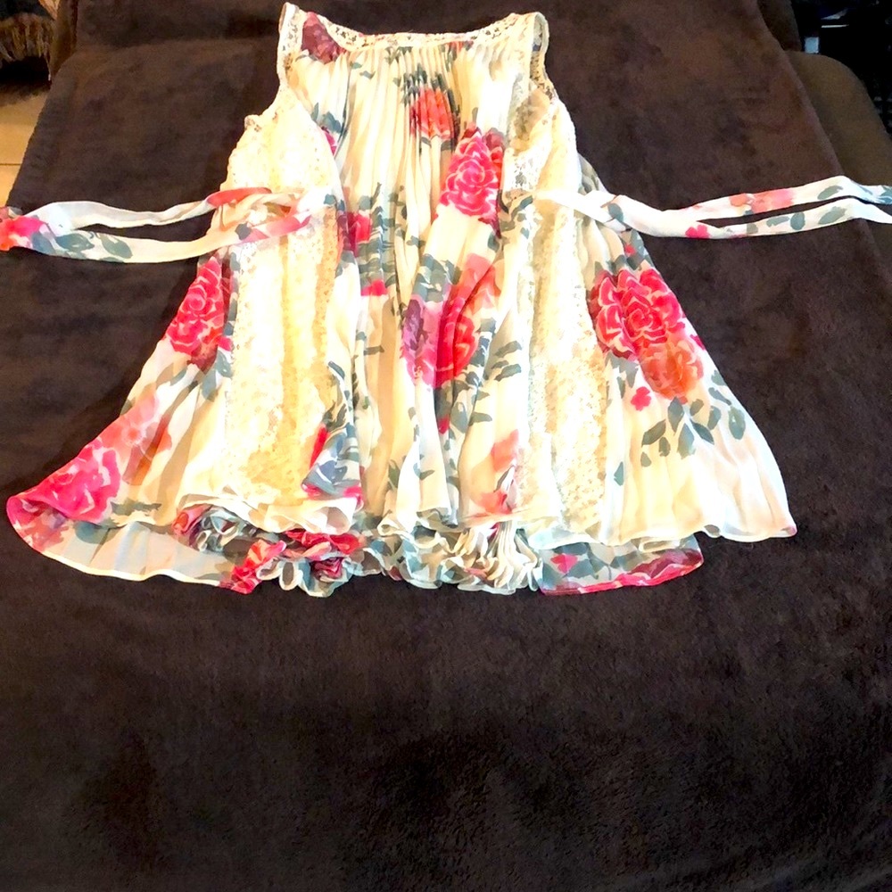 Free people beautiful pleated adjustable sides with lace dress